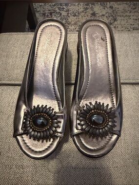 Helen’s Heart slip On Women’s Mules with Decorative Medallion